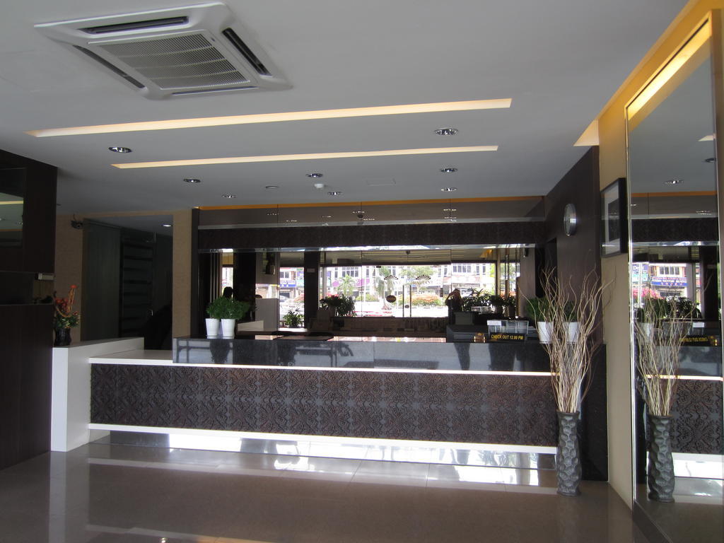 Radiant Hotel Ситиаван Екстериор снимка