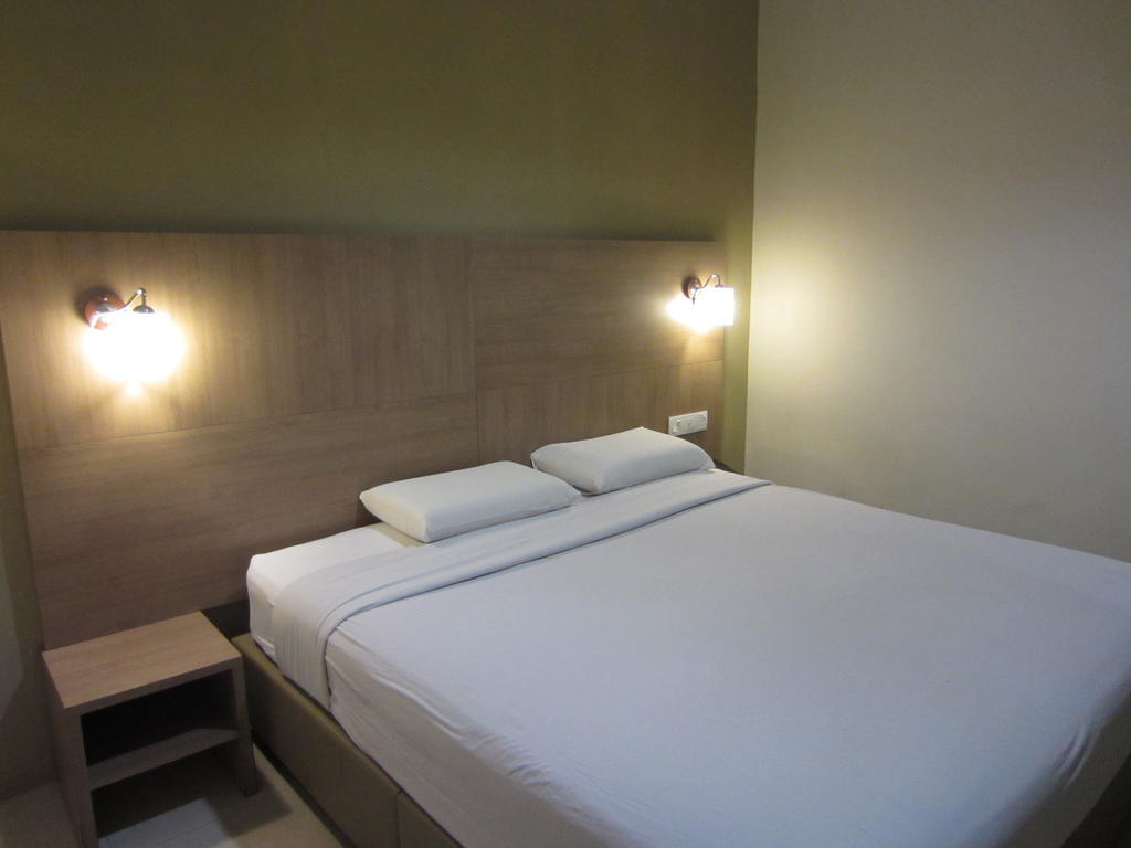 Radiant Hotel Ситиаван Стая снимка