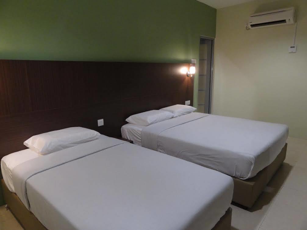 Radiant Hotel Ситиаван Екстериор снимка